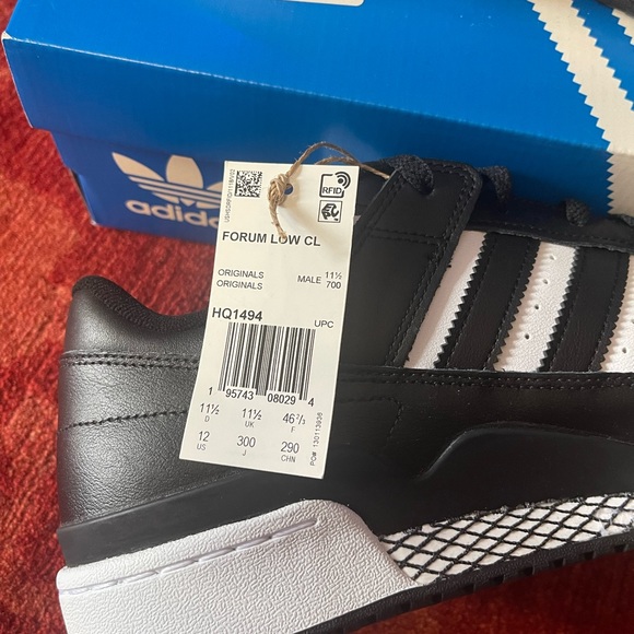 Adidas Men’s Forum Low CL “Core Black/White” Leather Shoes - Picture 13 of 14